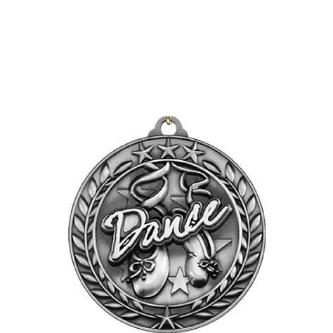 Wreath Antique Medallion - Scholastic