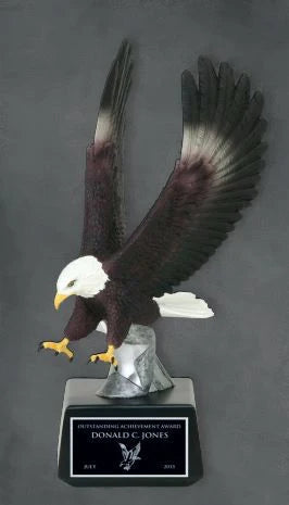 10" Striking Full Color Eagle Resin