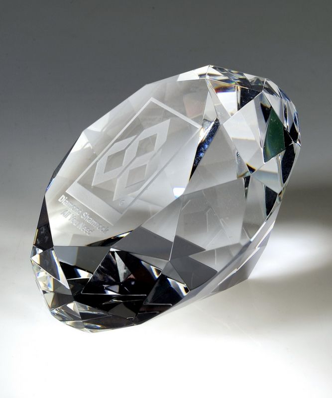 OPTIC CRYSTAL DIAMOND PAPERWEIGHT IN DELUXE BOX